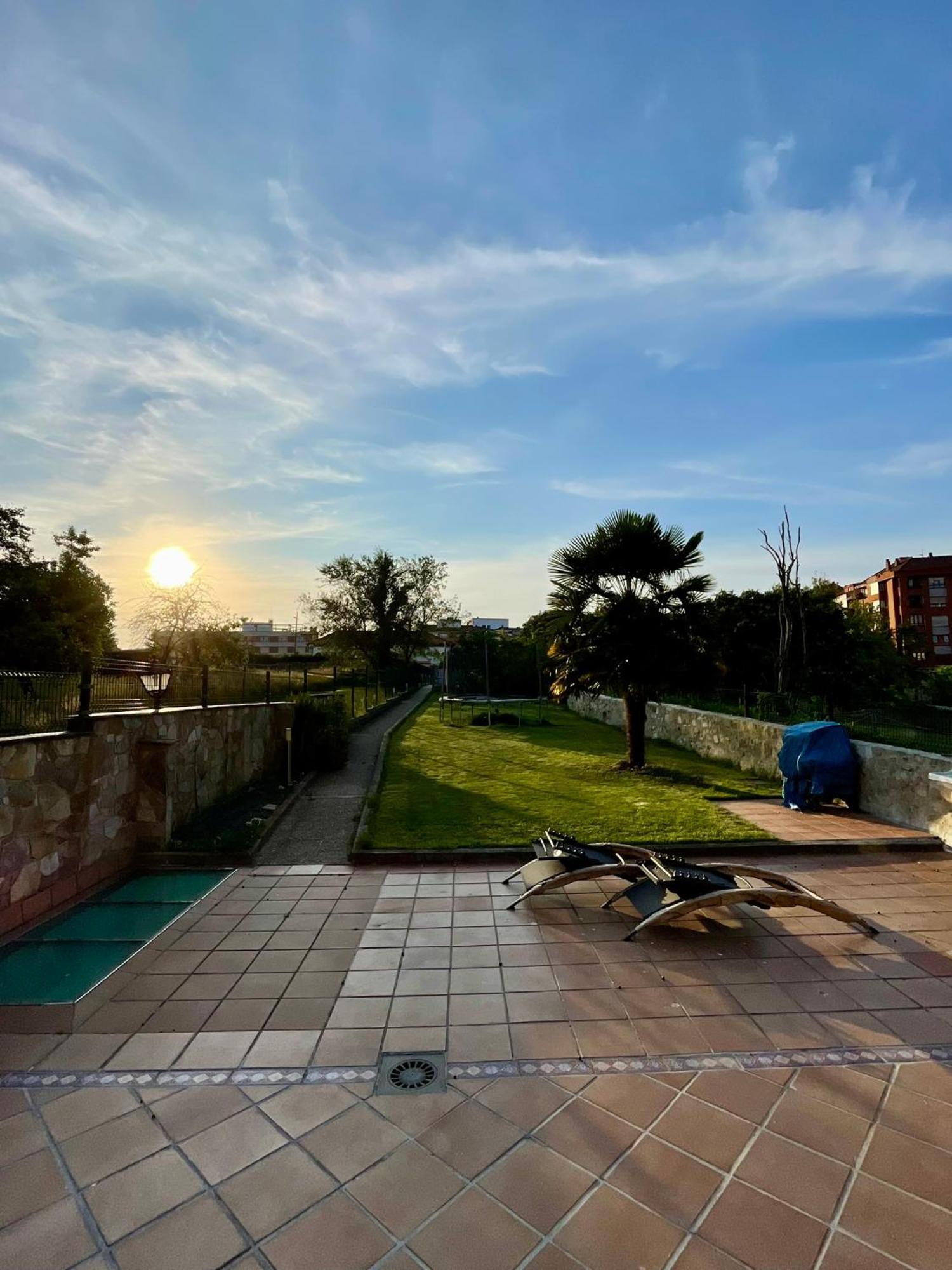 Apartament La Santina Y Su Jardin Avilés Zewnętrze zdjęcie